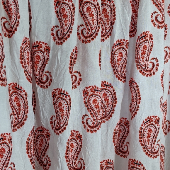 LOFT Outlet Red Paisley White Crop Top, Rayon - Picture 2 of 6